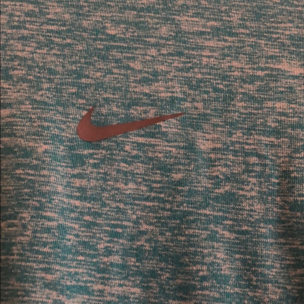 Active top - Picture 2 of 3